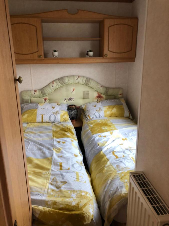 Lovely 3 Bedroom 8 Berth Caravan In Rhyl Eksteriør billede