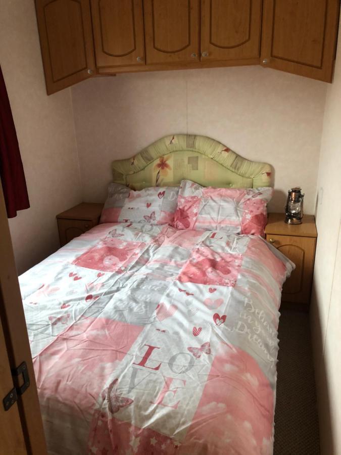 Lovely 3 Bedroom 8 Berth Caravan In Rhyl Eksteriør billede